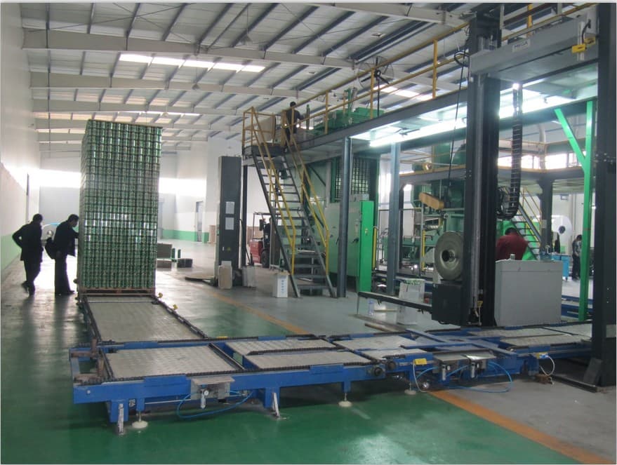 Pallet strapping machine